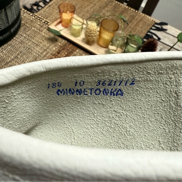 Minnetonka White Leather Moccasins - Picture 4 of 5